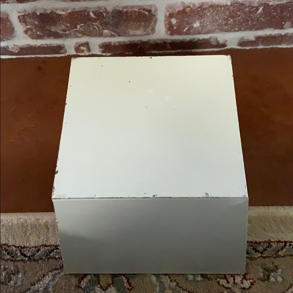 8”x8” Farmhouse wooden tote with snowflake cutout - Picture 6 of 6